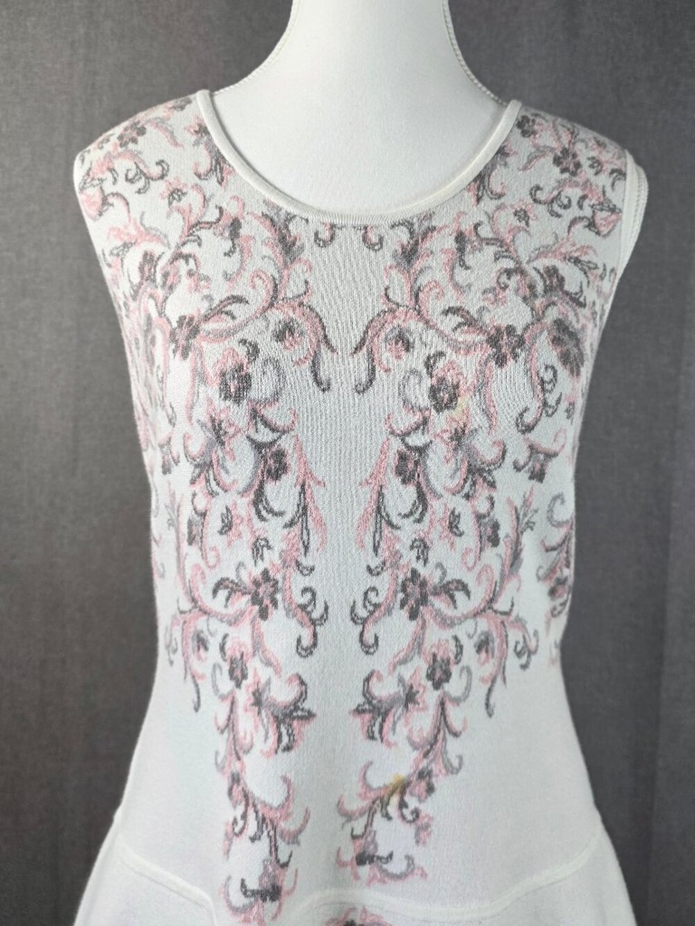BCBG Maxazria Wilma Knit Fit & Flare Dress Sleeveless Floral Size Medium - Picture 4 of 8